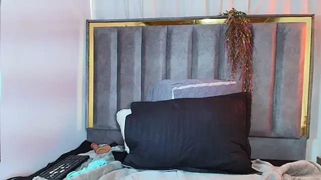 Zoe_Curvy's cam snapshot