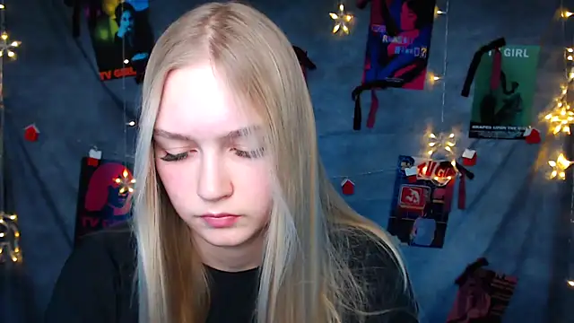 MademoiselleCl's cam snapshot