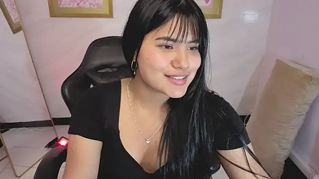 Paulette_v's cam snapshot