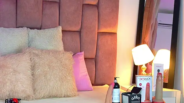 Lunitaa_Diva's cam snapshot