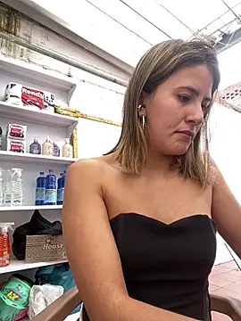 Andrea_19blonde's cam snapshot