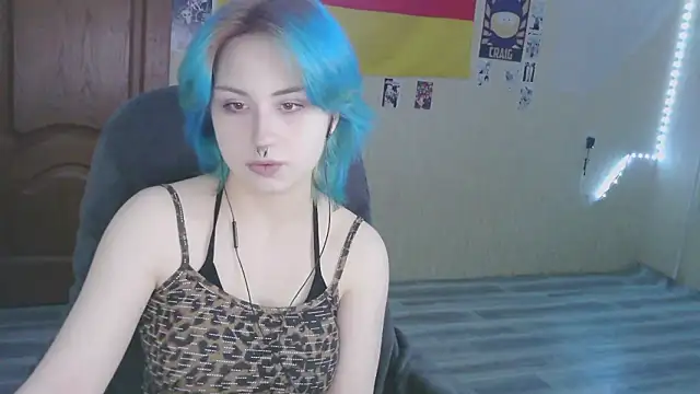 LeisaHopperstad's cam snapshot