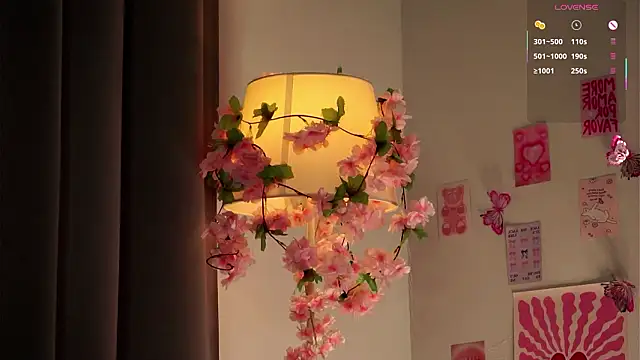 ManyMercuri live sex cam