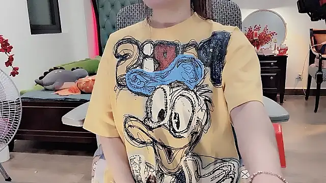 Caryln-Bun live sex cam