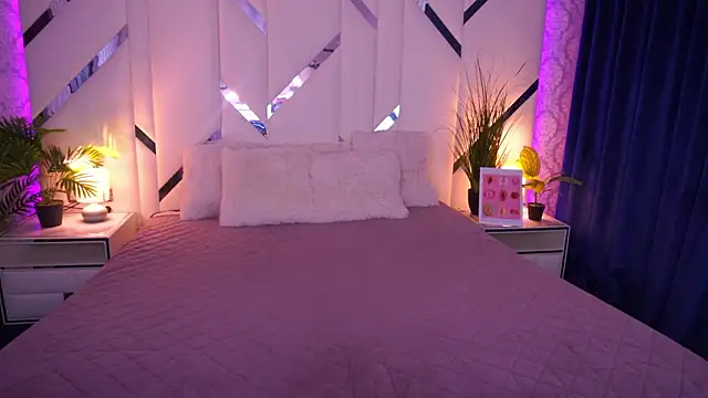 CuteeFoxy's cam snapshot