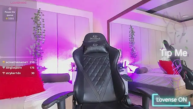 mia_rousse25's cam snapshot