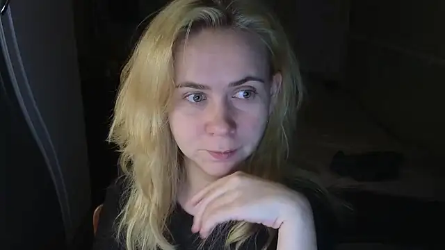 Riley_Roo's cam snapshot