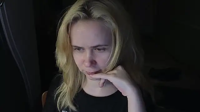 Riley_Roo's cam snapshot