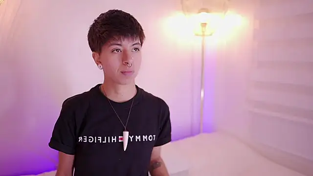 tommy_blue's cam snapshot