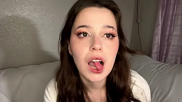 Freya_land's cam snapshot