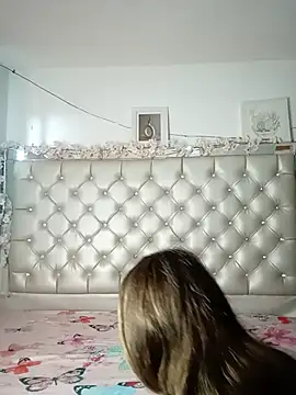 maddy02_02's cam snapshot