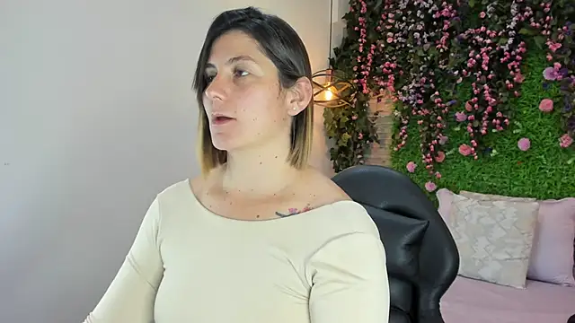 SarahDeyvis's cam snapshot