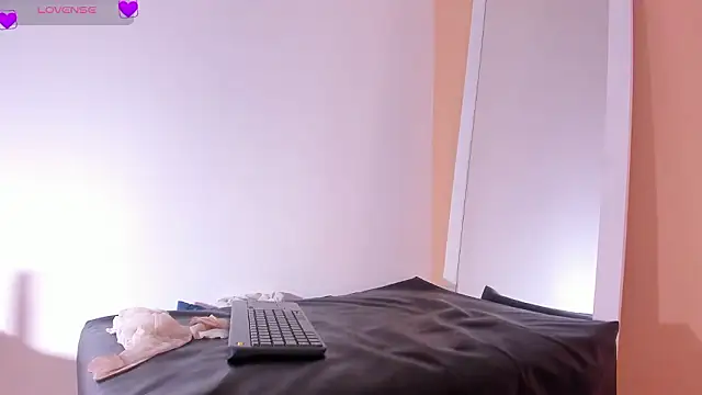 BRITANY_WELLS_'s cam snapshot