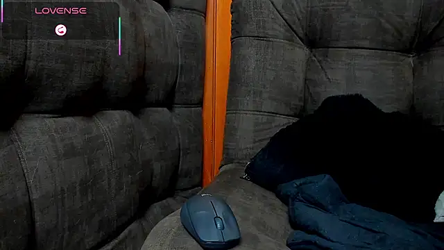 _Dominikxxx_'s cam snapshot