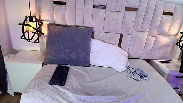 Violet_Tender_'s cam snapshot