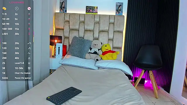 little_sophie18's cam snapshot