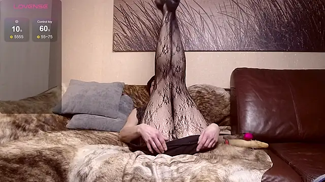 ElizabethLong's cam snapshot