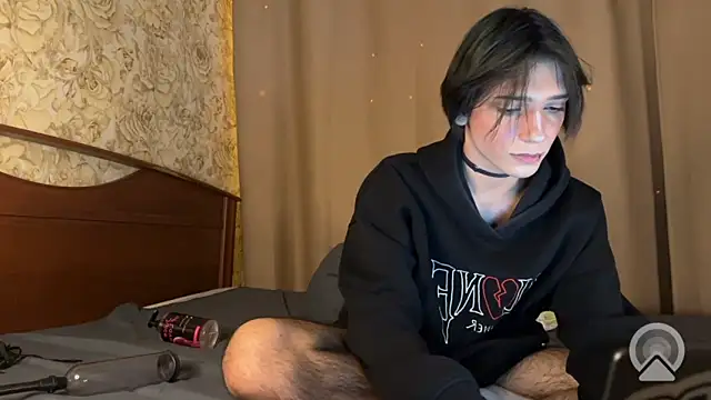 NikGive live sex cam