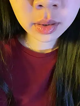 Uyennii02 live sex cam