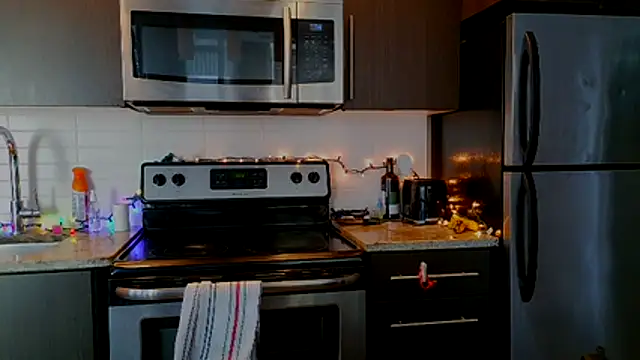 elliepixie's cam snapshot