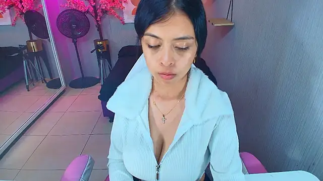 Emily_osman's cam snapshot