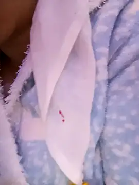 Rouzalinda_1's cam snapshot