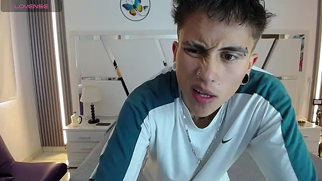 oblivionlove's cam snapshot