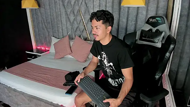 NicolaiKarav's cam snapshot