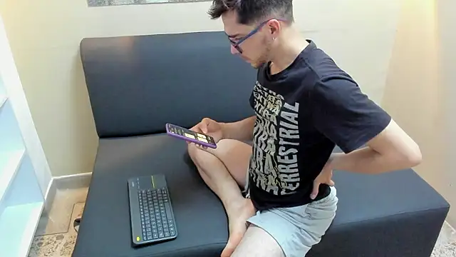 MATTHEW_EVANS1's cam snapshot