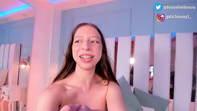gabi_bunny's cam snapshot