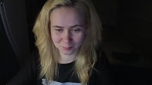 Riley_Roo's cam snapshot