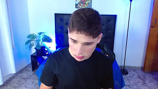 Mattass18 live sex cam