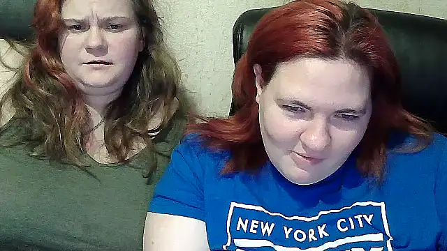 HollyXXXEva's cam snapshot