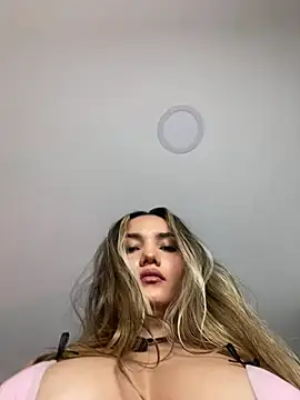 exoticcute's cam snapshot