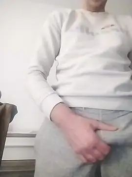 MlodyDres live sex cam