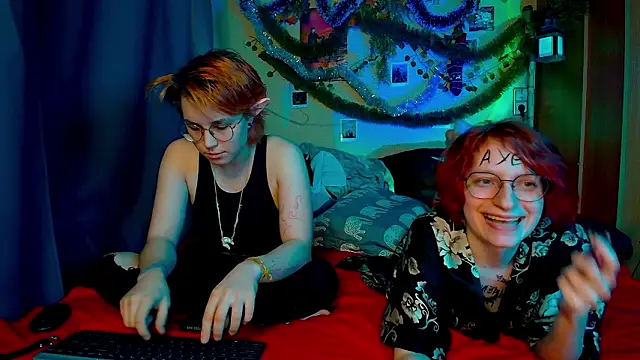 TrickyKitsune's cam snapshot