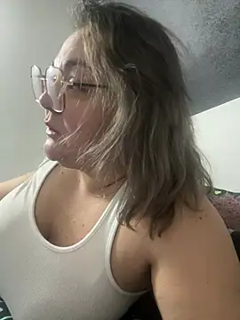 MikyVesela live sex cam