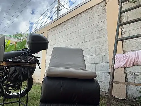 Neil_and_isaac live sex cam