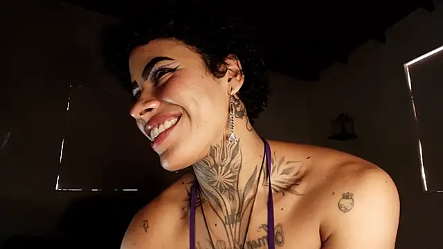 Canela_Osada_'s cam snapshot