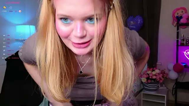 Elioraa's cam snapshot