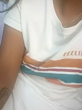 tamil_thaara03's cam snapshot