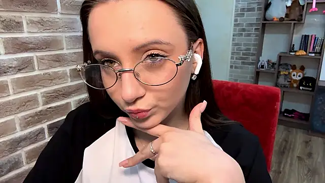 LioraVanta's cam snapshot