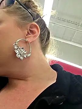 julimonroe's cam snapshot