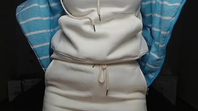 EmiliaGree's cam snapshot