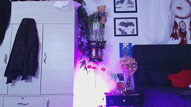 bathory_vamps's cam snapshot