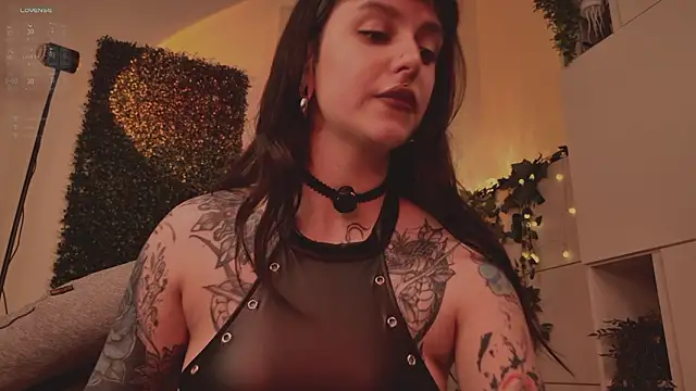 MichaellaMoon live sex cam