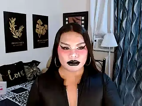 TSbrianaHugeCock's cam snapshot