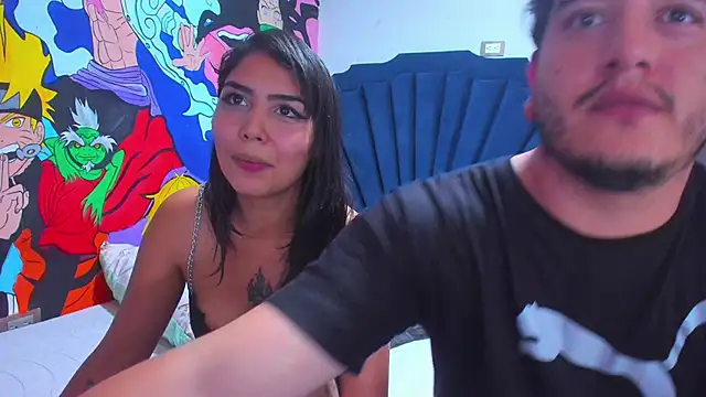 RoxyandAron2's cam snapshot