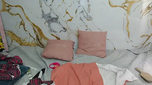 EmilyCoy_'s cam snapshot