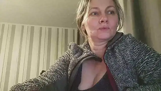 EdithManning's cam snapshot